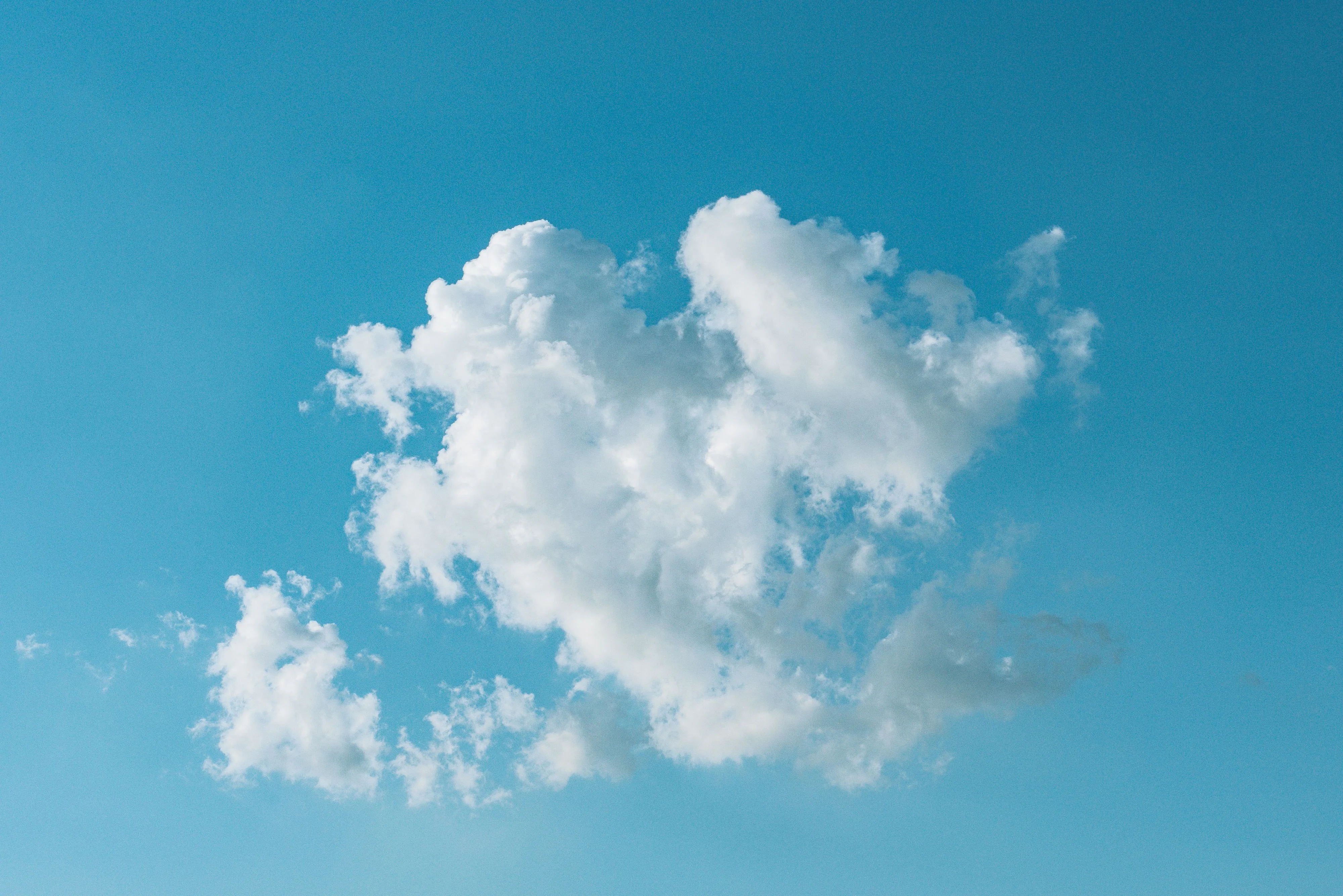 Original bright cloud whose rounded outline was perceived as a heart