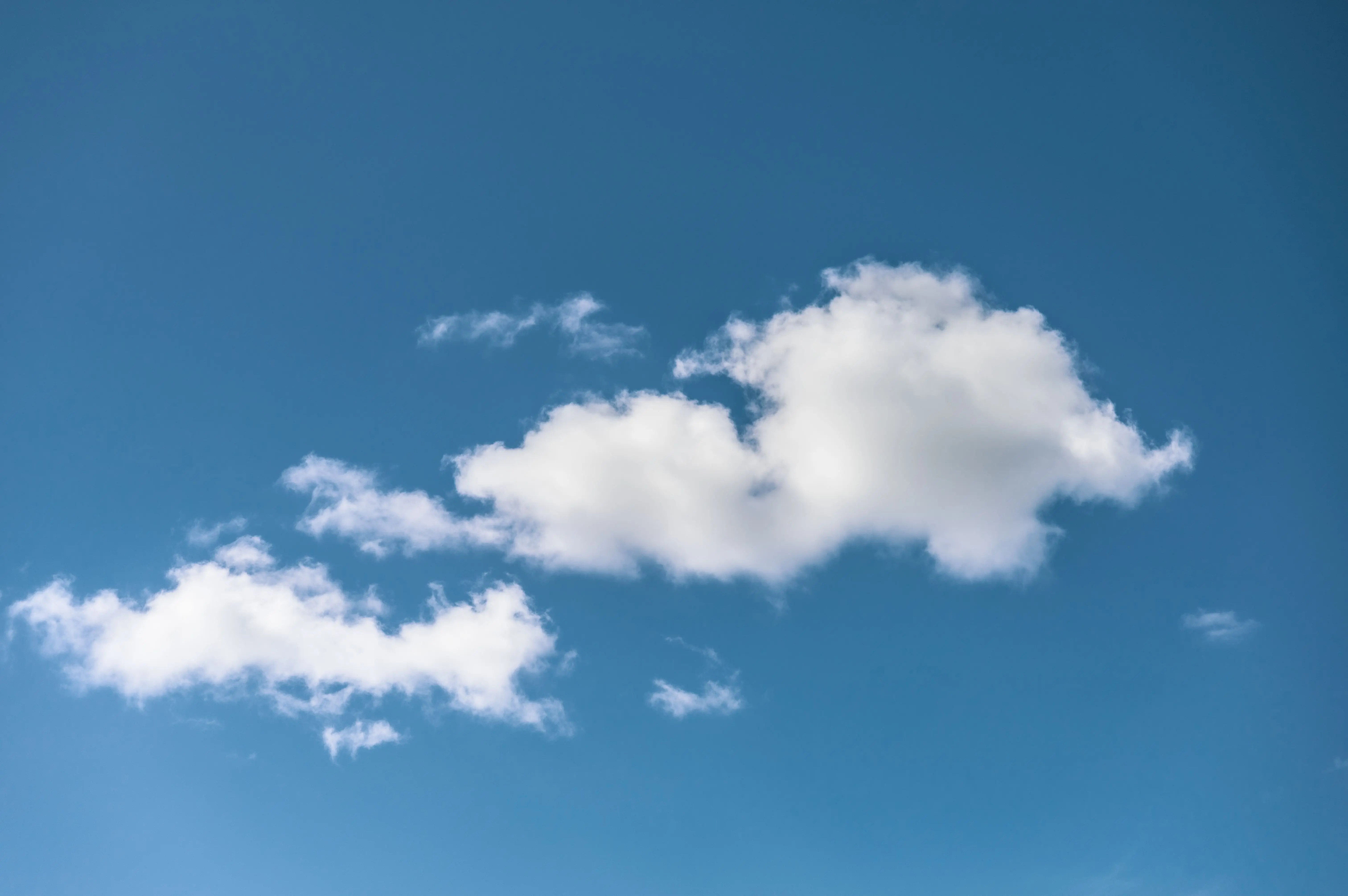 Original elongated white cloud perceived as a wild boar